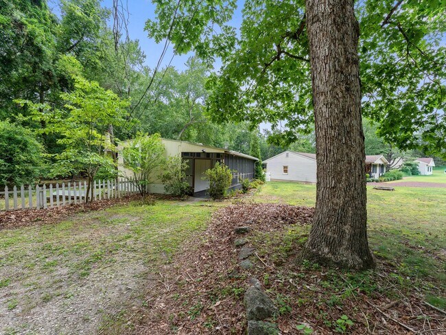 Building Photo - For Rent | Charming 2-Bedroom Home with Bonus Room & Screened-In Porch in Berlin