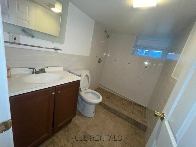 Building Photo - 30 Stearns Rd