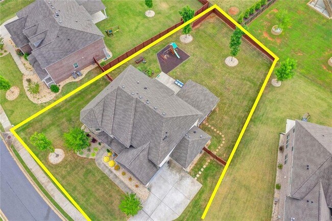 Building Photo - 6035 Ashborough Park