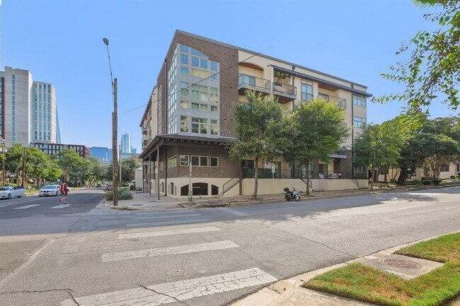 Building Photo - 908 Nueces St