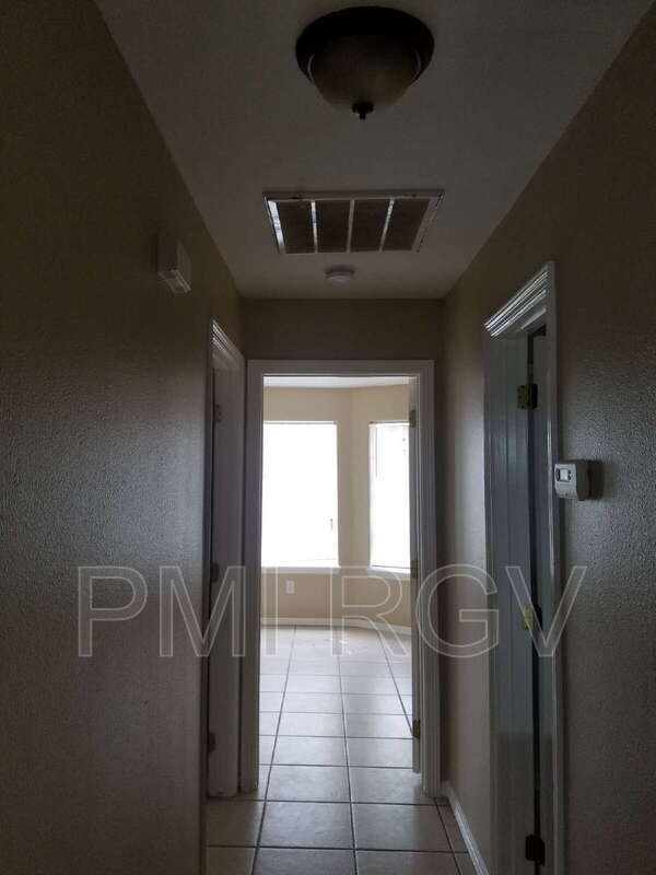 Building Photo - 8314 N Val Verde Rd