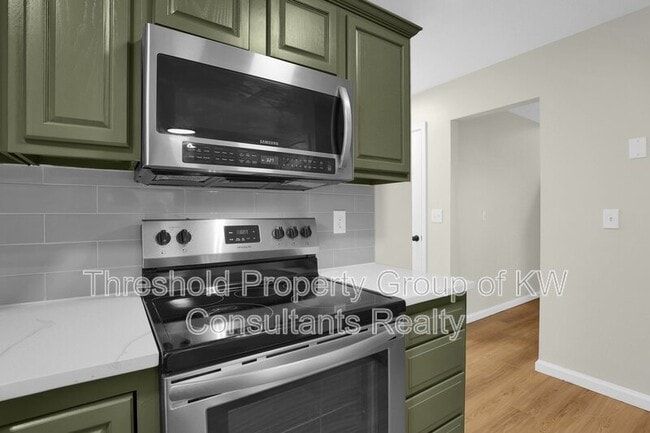 Building Photo - 1352 N 6th St