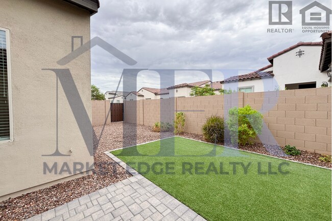 Building Photo - 2Bed/2Bath Home in Surprise Golf Community...