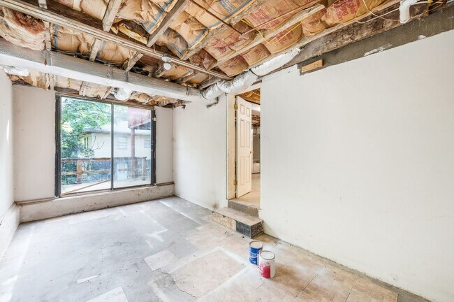 Building Photo - Beautifully updated House in Rivermont