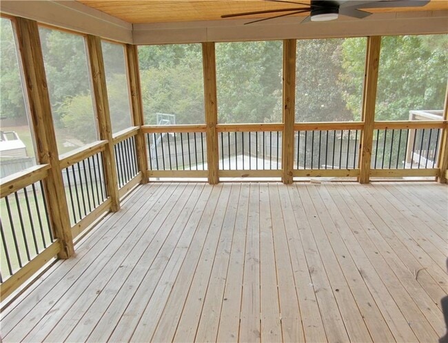 Building Photo - 4901 Planters Walk