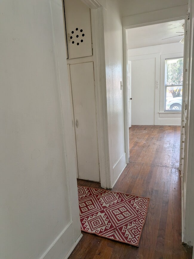 Building Photo - 207 3rd Ave NW