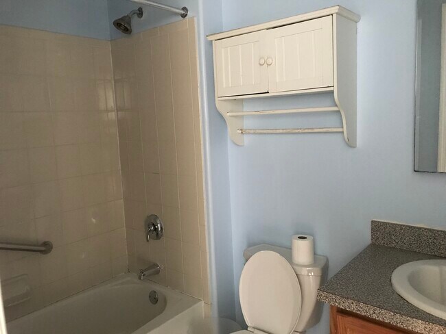 Building Photo - 180 Schooner St