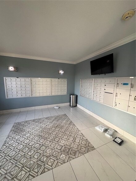 Building Photo - 5220 Brittany Dr S