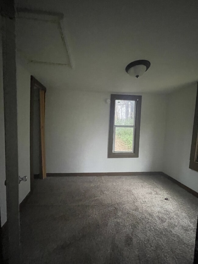 Building Photo - 321 SE 3rd St