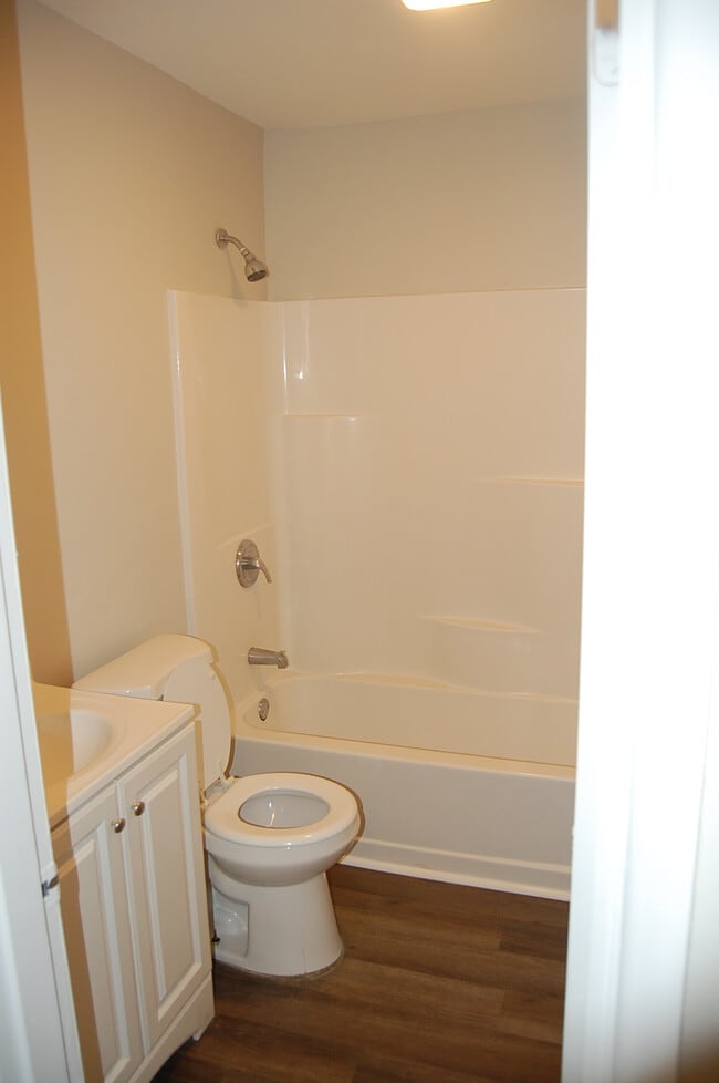 Building Photo - 4401 Nicholas Rd NW