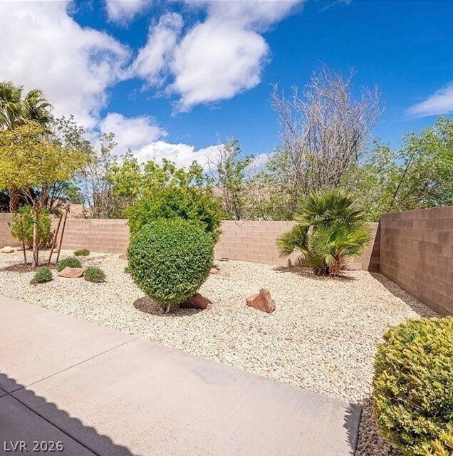 Building Photo - 2406 Paveene Ave