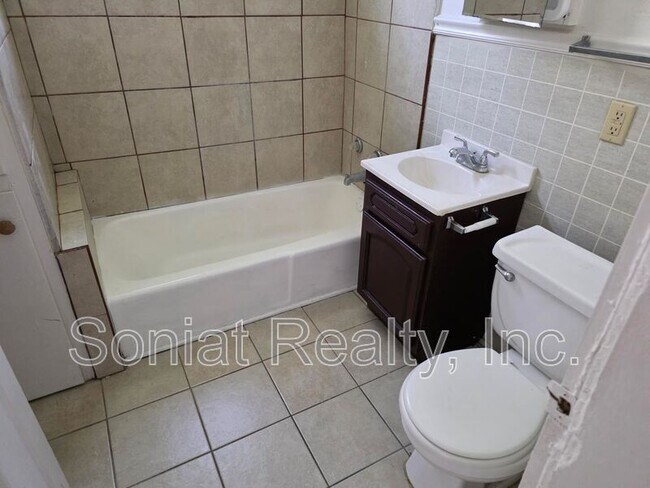 Building Photo - 4523 Baudin St