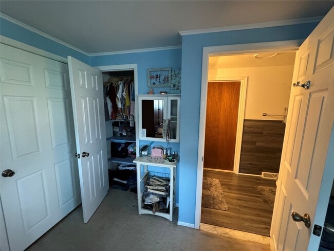 Building Photo - 9 Second St