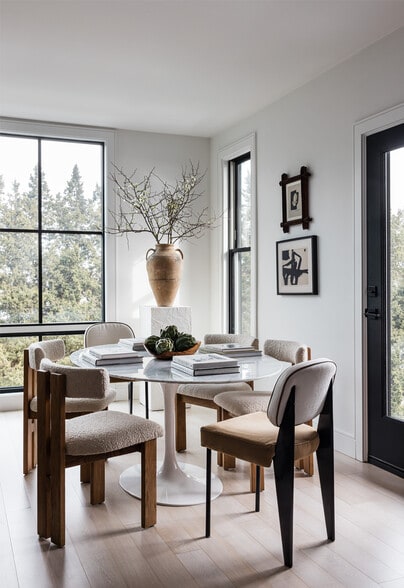 Dining Area - 347 Maverick St
