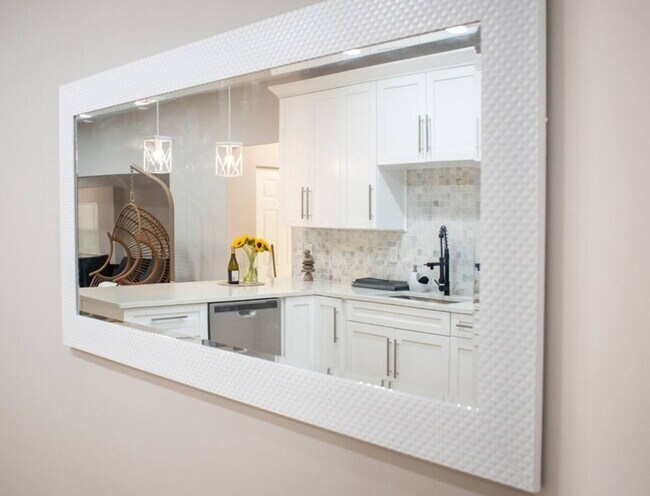 Building Photo - Glamorous Ybor Home • near Downtown