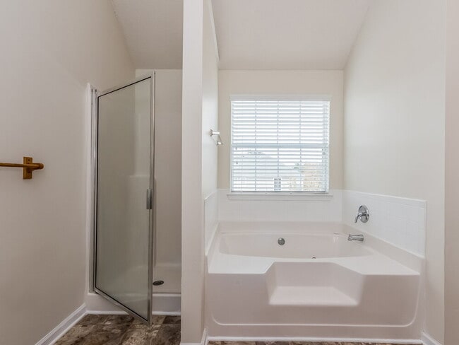 Building Photo - 1008 Spaniel Terrace