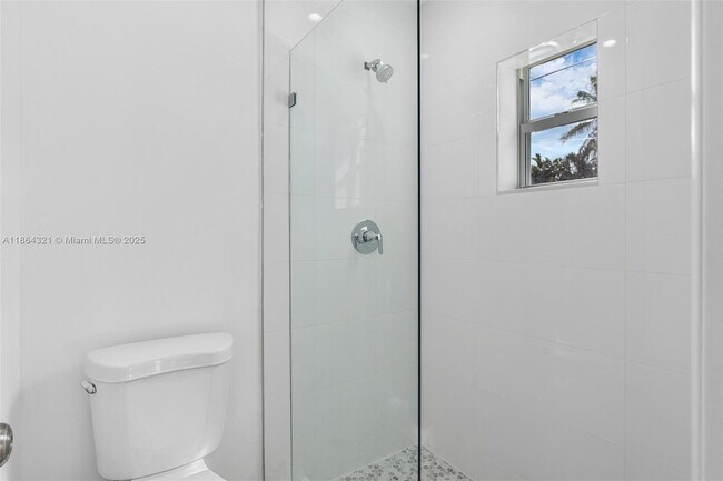 Building Photo - 515 NE 67th St