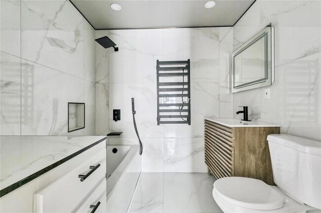 Building Photo - 2009 Governor Nicholls St