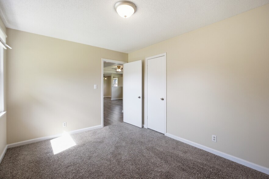 Building Photo - 700 Shelton Cir