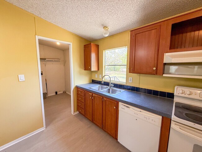 Building Photo - 4506 Legend Falls