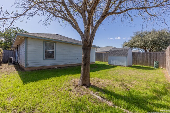 Building Photo - 3727 Aragon Dr