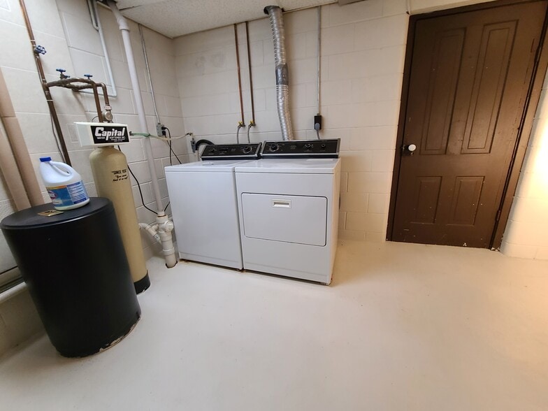 Laundry - 1397 County Road SS