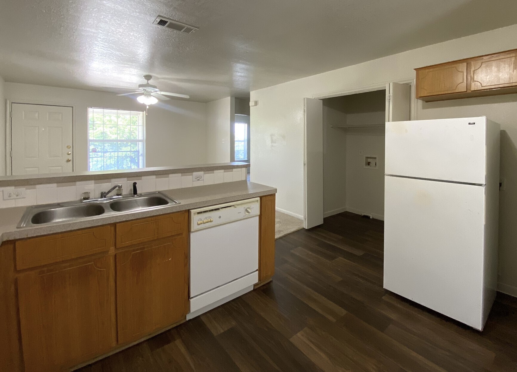 Building Photo - 330 S 40th St