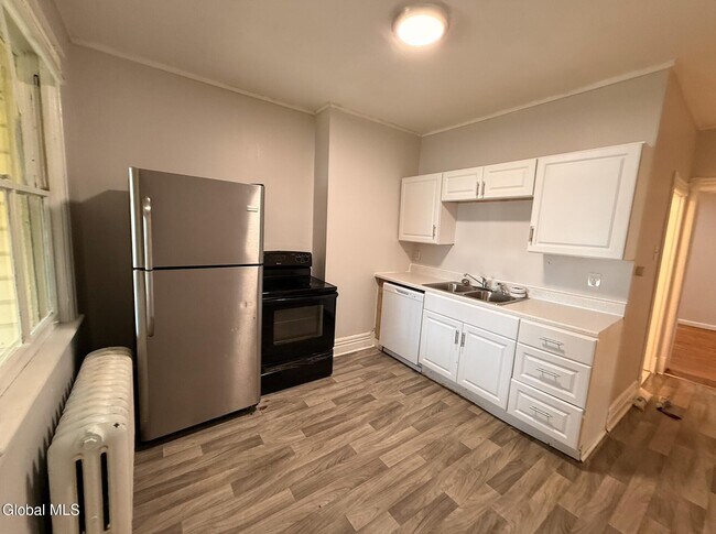 Building Photo - 531 Hamilton St