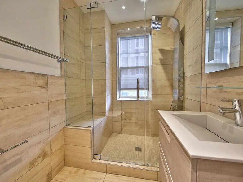 Building Photo - 2220 Walnut St