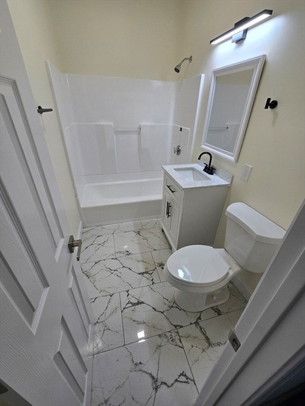 Building Photo - 38 Fox St