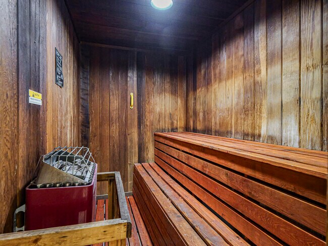 Building Photo - 73 Royal Oak Ct