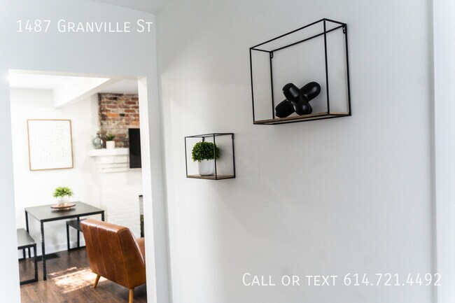 Building Photo - 1487 Granville St