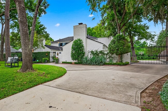 Building Photo - 415 Ramblewood Rd