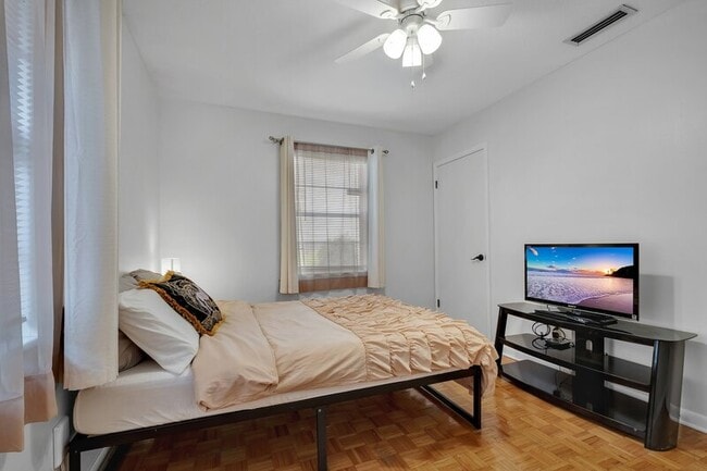 Building Photo - 1809 Quince Dr
