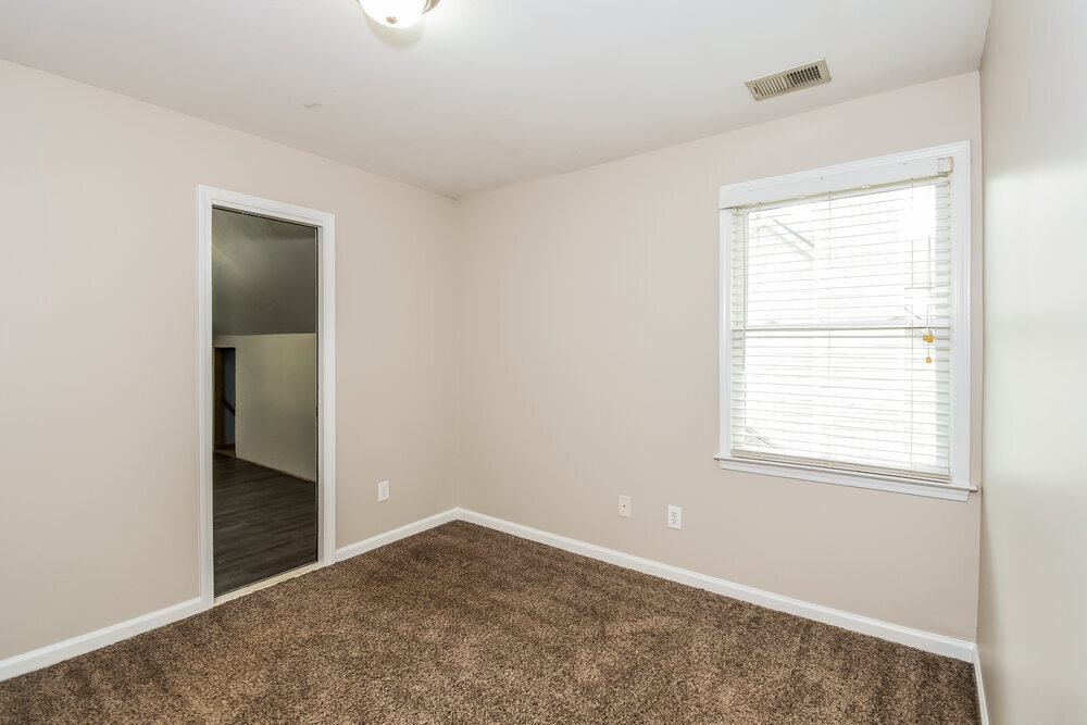 Building Photo - 226 Elmbrook Ln