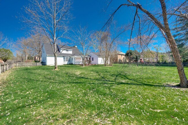 Building Photo - Stunning 3BR/2BA home in the desirable Temple Hills Golf Community!