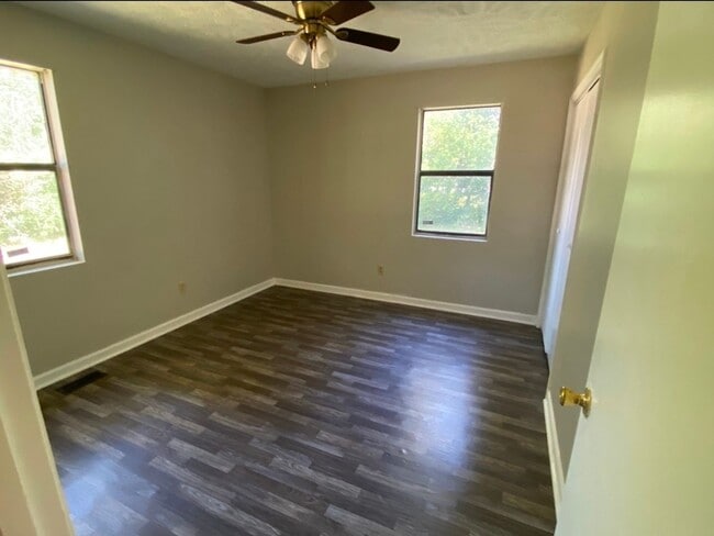 Primary Photo - 3 bedroom with 2 bath brick home located i...