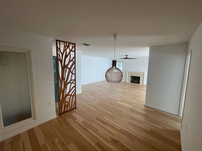 Building Photo - Beautiful 55+ home in the Seven Oaks Community!
