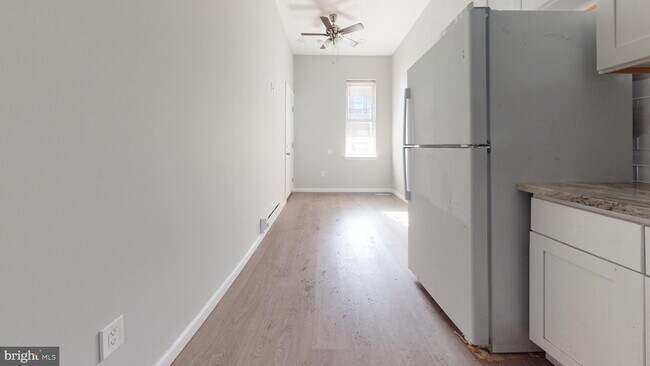 Building Photo - 1229 W Venango St