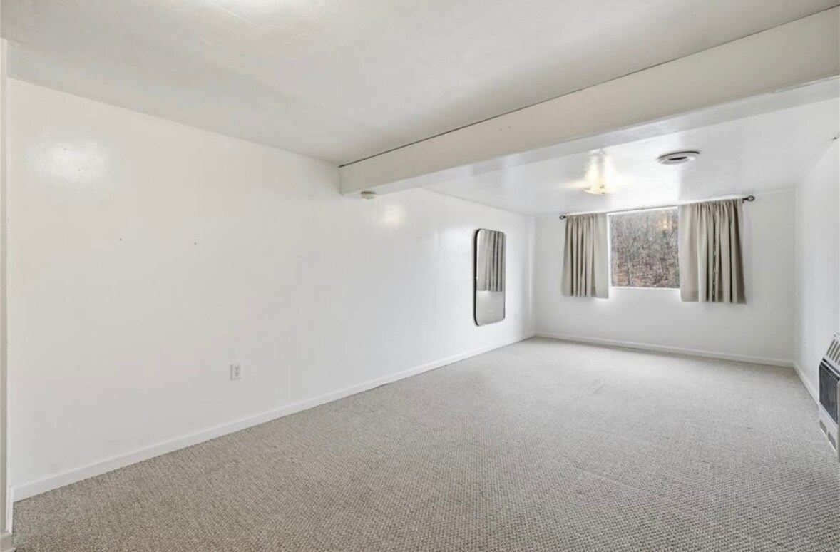 Building Photo - 226 Frankfort Ave