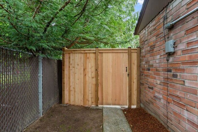 Building Photo - DARLING BUNGALOW in Desirable Arroyo Heigh...
