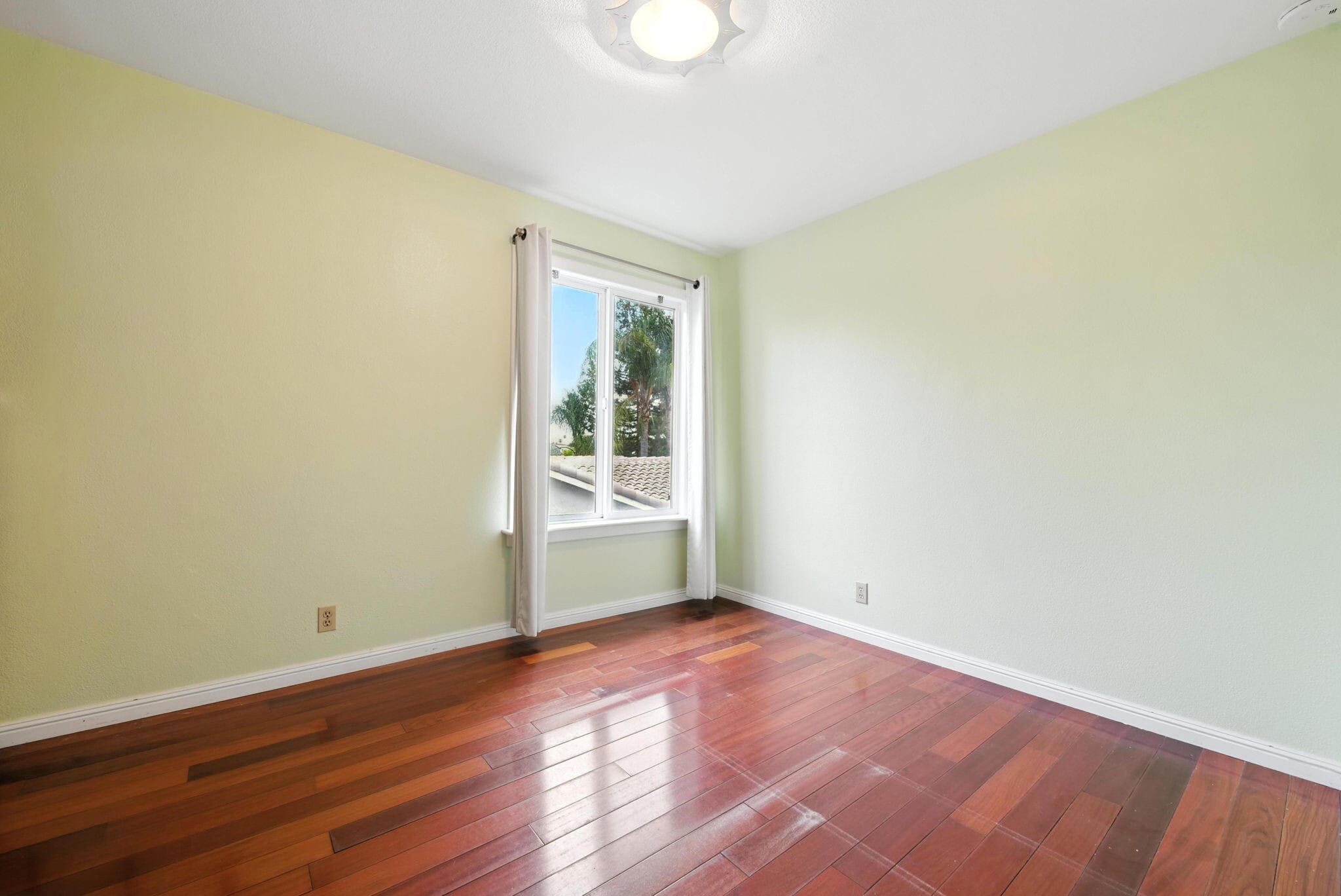 Building Photo - 520 Weybridge Dr