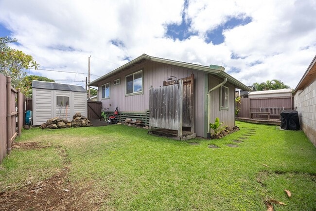 Building Photo - North Shore Boho Aloha Cottage | 2 Bed, 1 Bath | Available August 1, 2026
