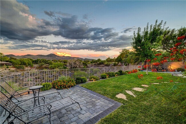 Building Photo - 105 Fountainhead Cir