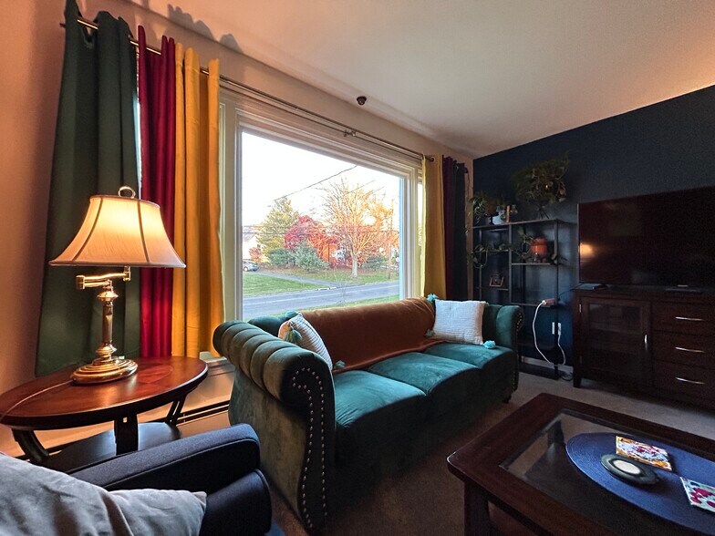 Living room - 226 South St