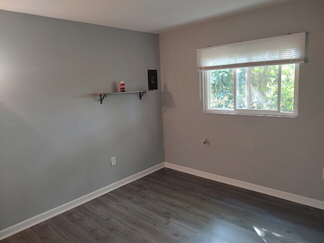 Building Photo - 74 W Moler St