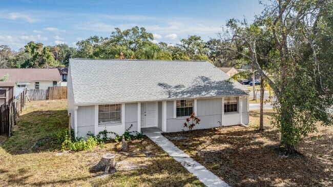 Building Photo - 16001 Saddlestring Dr