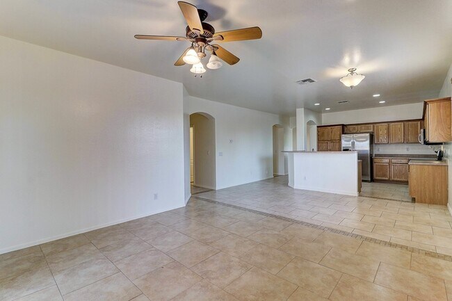 Building Photo - 3050 E Merlot St