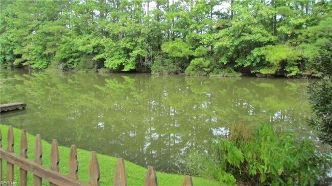 Building Photo - 350 San Roman Dr