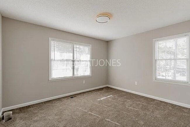 Building Photo - 3175 Wells Pl